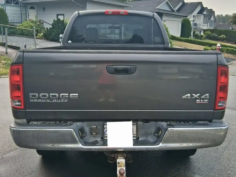 2003 RAM 2500, šedá, 183 000 km, dovoz Kanada — foto 3 z 9