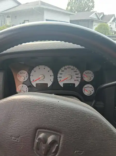 2003 RAM 2500, šedá, 183 000 km, dovoz Kanada — foto 4 z 9