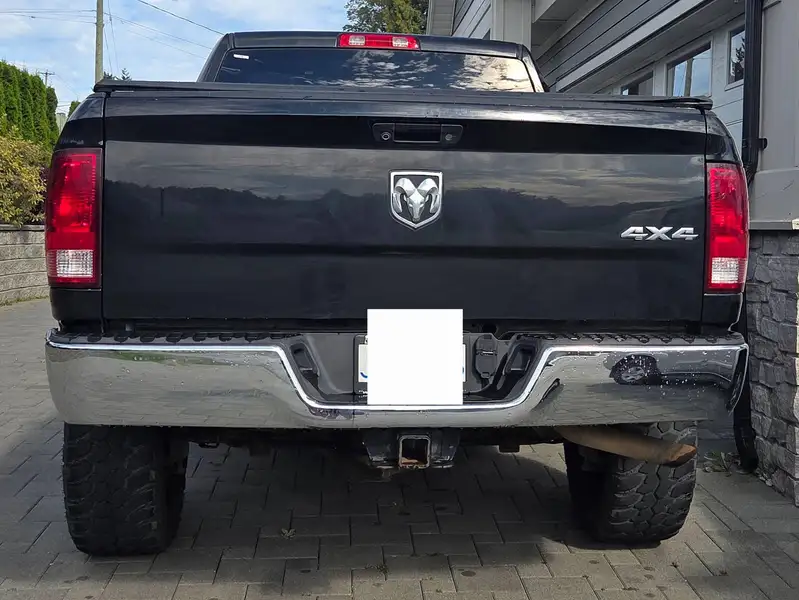 2016 RAM 2500, černá, 118 426 km, dovoz Kanada — foto 2 z 5