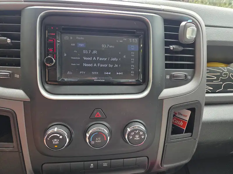 2016 RAM 2500, černá, 118 426 km, dovoz Kanada — foto 4 z 5