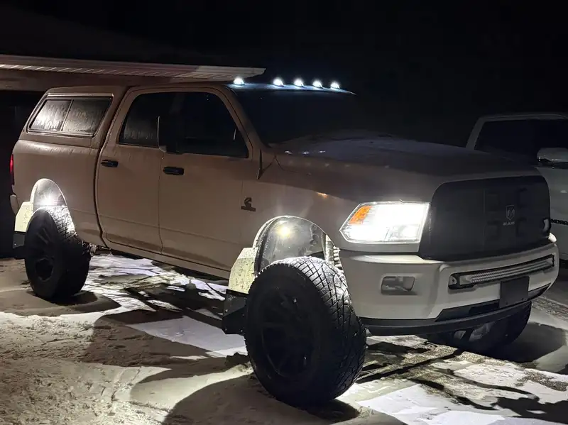 2016 RAM 2500 Crew cab, bílá, 226 000 km, dovoz Kanada — foto 5 z 12