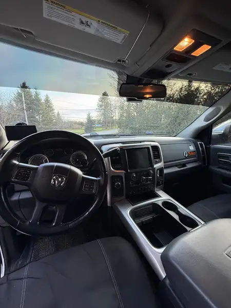 2016 RAM 2500 Crew cab, bílá, 226 000 km, dovoz Kanada — foto 6 z 12