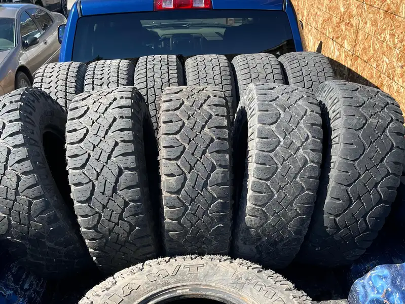 2011 RAM 2500 ST, modrá, 282 477 km, dovoz Kanada — foto 10 z 10