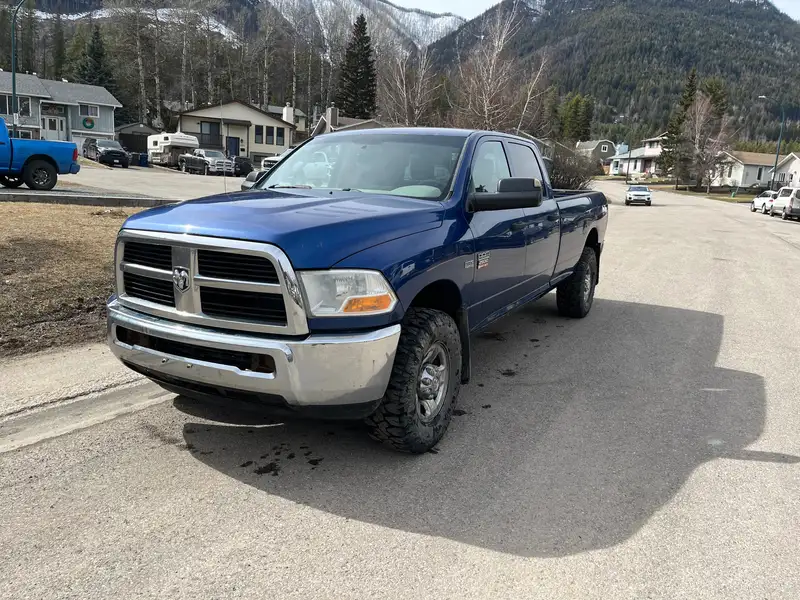 2011 RAM 2500 ST, modrá, 282 477 km, dovoz Kanada — foto 2 z 10