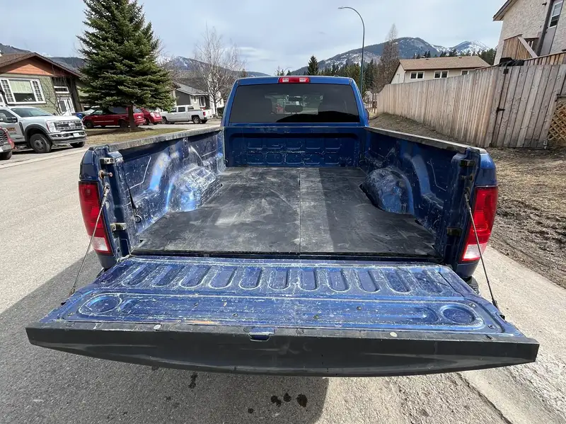 2011 RAM 2500 ST, modrá, 282 477 km, dovoz Kanada — foto 5 z 10
