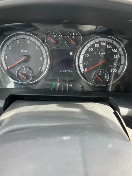 2011 RAM 2500 ST, modrá, 282 477 km, dovoz Kanada — foto 7 z 10