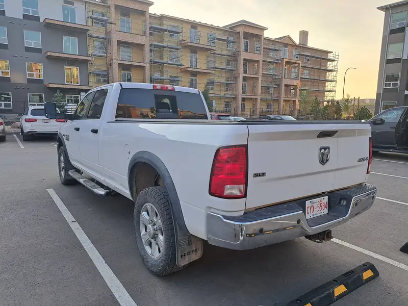 2014 RAM 2500 SLT, bílá, 221 000 km, dovoz Kanada — foto 4 z 12