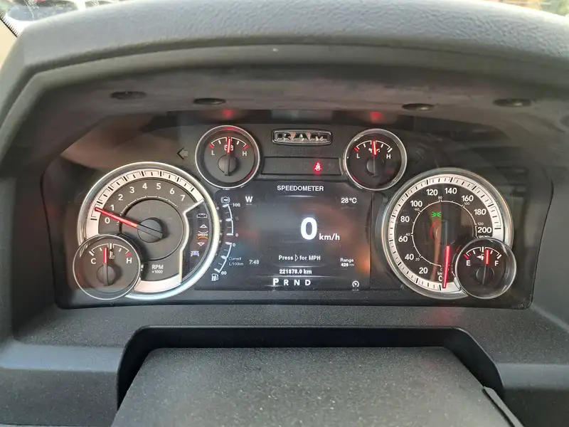 2014 RAM 2500 SLT, bílá, 221 000 km, dovoz Kanada — foto 9 z 12
