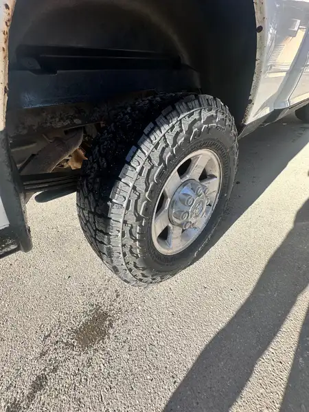 2012 RAM 2500 SLT, bílá, 305 000 km, dovoz Kanada — foto 7 z 7