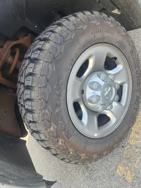 2012 RAM 2500 ST, stříbrná, 164 050 km, dovoz Kanada — foto 2 z 4