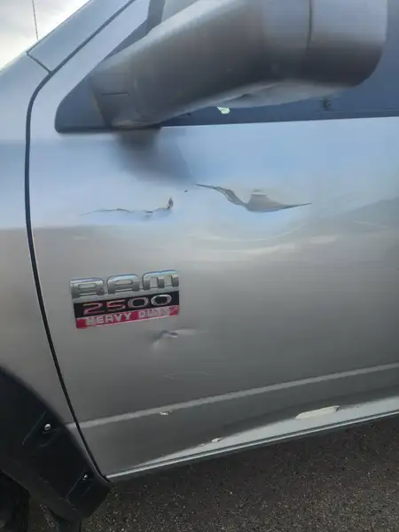 2012 RAM 2500 ST, stříbrná, 164 050 km, dovoz Kanada — foto 3 z 4