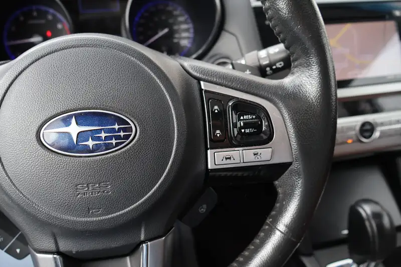 2017 Subaru Outback Premier Tech Pkg, bílá, 138 569 km, dovoz Kanada — foto 11 z 12