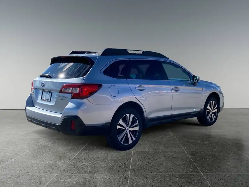 2018 Subaru Outback Limited, stříbrná, 110 914 km, dovoz Kanada — foto 5 z 12