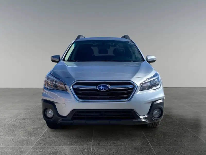 2018 Subaru Outback Limited, stříbrná, 110 914 km, dovoz Kanada — foto 8 z 12