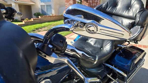 2003 Harley-Davidson, dovoz USA — foto 10 z 12