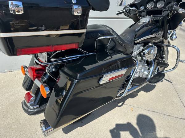 2003 Harley-Davidson, dovoz USA — foto 3 z 11