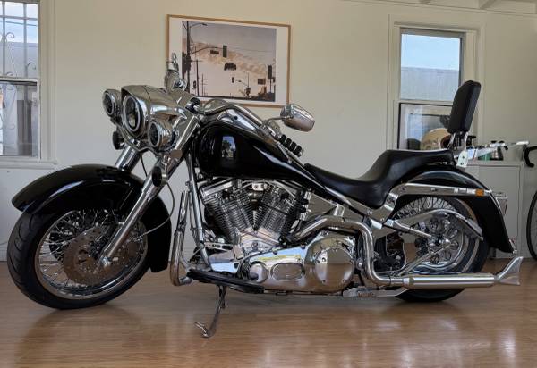 2004 Harley-Davidson, dovoz USA — foto 11 z 12