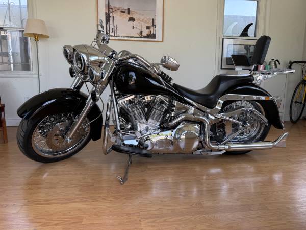 2004 Harley-Davidson, dovoz USA — foto 3 z 12