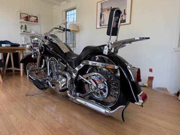 2004 Harley-Davidson, dovoz USA — foto 4 z 12