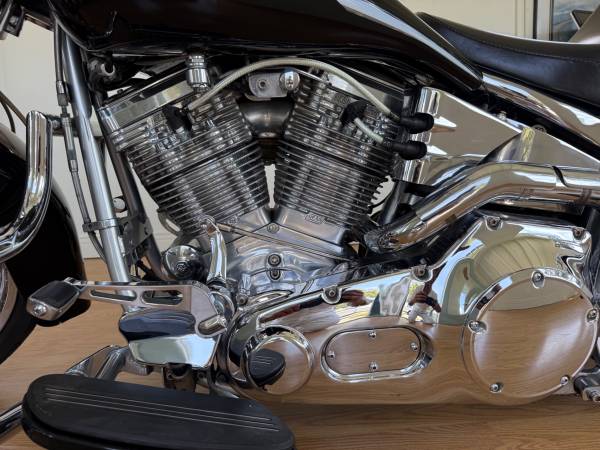 2004 Harley-Davidson, dovoz USA — foto 9 z 12