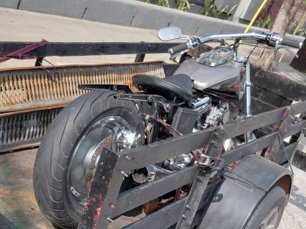 1998 Harley-Davidson, dovoz USA — foto 6 z 7