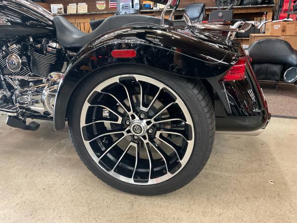 2023 Harley-Davidson, dovoz USA — foto 10 z 12