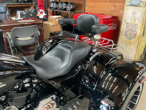 2023 Harley-Davidson, dovoz USA — foto 9 z 12