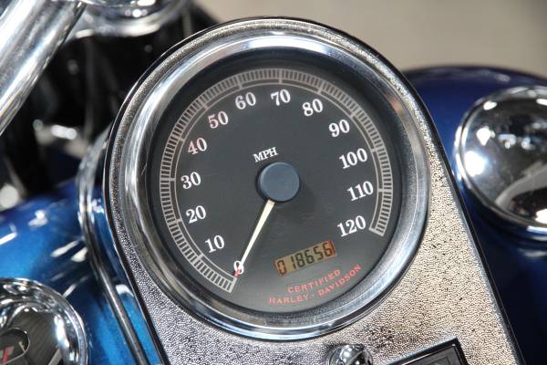 2000 Harley-Davidson, dovoz USA — foto 8 z 12