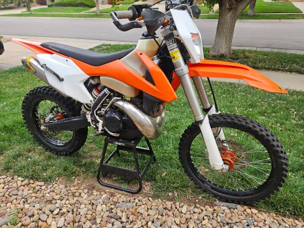 2017 KTM, dovoz USA — foto 5 z 12