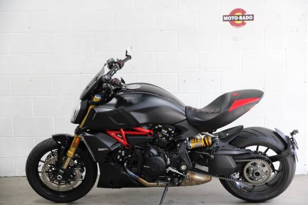 2022 Ducati, dovoz USA — foto 2 z 12