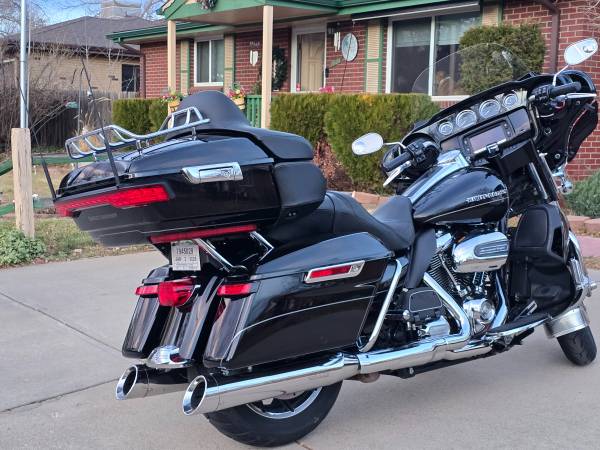 2017 Harley-Davidson, dovoz USA — foto 3 z 7