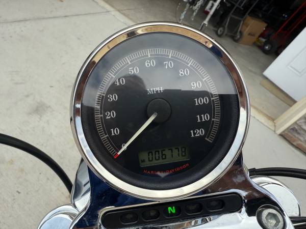 2007 Harley-Davidson, dovoz USA — foto 7 z 7