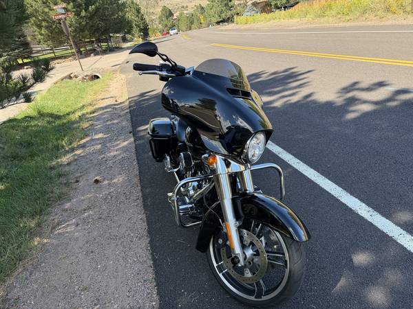 2015 Harley-Davidson, dovoz USA — foto 3 z 9