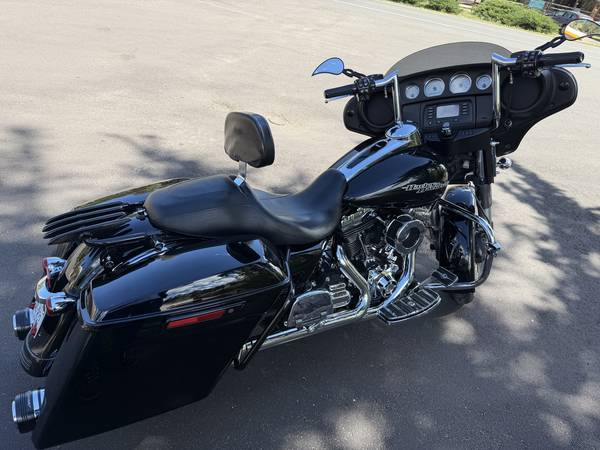 2015 Harley-Davidson, dovoz USA — foto 5 z 9