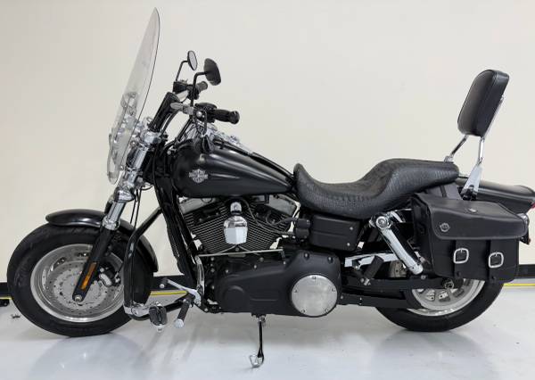 2009 Harley-Davidson, černá, dovoz USA — foto 3 z 12
