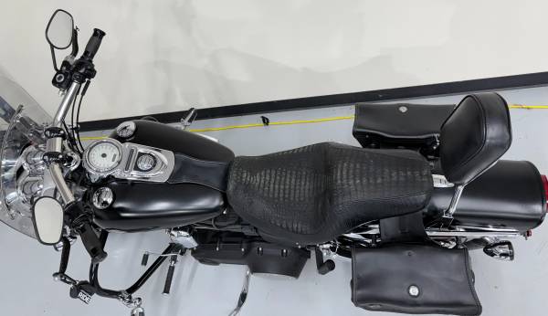 2009 Harley-Davidson, černá, dovoz USA — foto 4 z 12