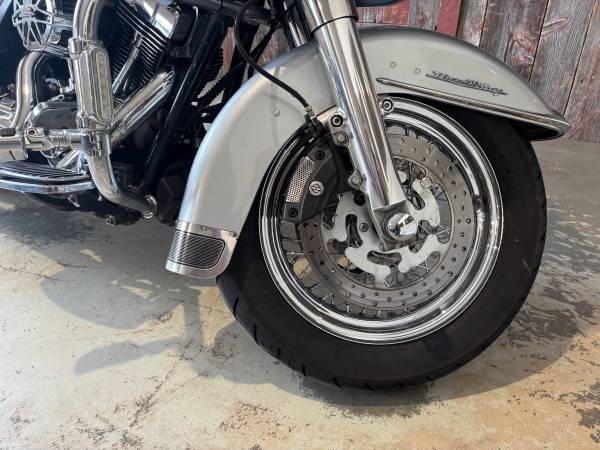 2014 Harley-Davidson, dovoz USA — foto 5 z 11