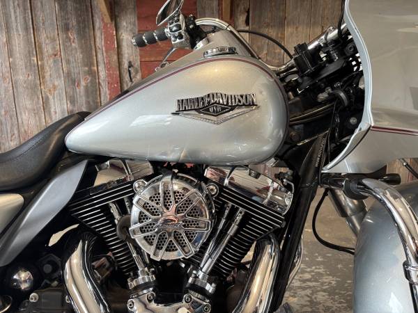 2014 Harley-Davidson, dovoz USA — foto 7 z 11