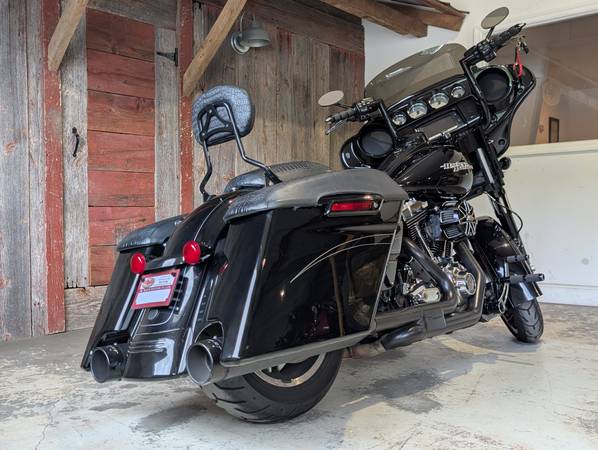 2015 Harley-Davidson, dovoz USA — foto 4 z 11
