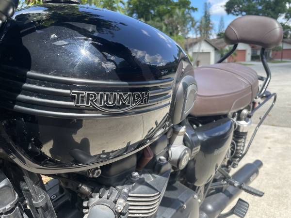 2016 Triumph, černá, dovoz USA — foto 8 z 12