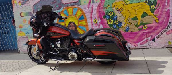 2017 Harley-Davidson, dovoz USA — foto 2 z 8