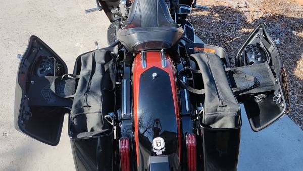 2017 Harley-Davidson, dovoz USA — foto 6 z 8
