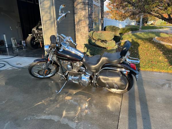 2001 Harley-Davidson, dovoz USA — foto 2 z 5