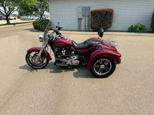 2017 Harley-Davidson, dovoz USA — foto 2 z 12