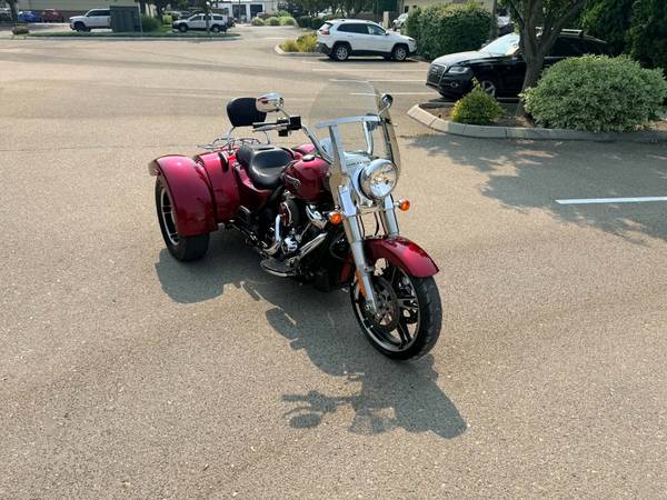 2017 Harley-Davidson, dovoz USA — foto 7 z 12