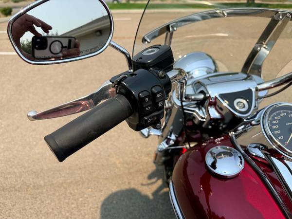 2017 Harley-Davidson, dovoz USA — foto 9 z 12
