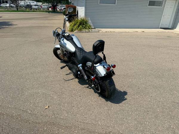 2011 Harley-Davidson, dovoz USA — foto 3 z 12