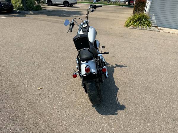 2011 Harley-Davidson, dovoz USA — foto 4 z 12