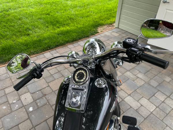 2007 Harley-Davidson, dovoz USA — foto 5 z 7
