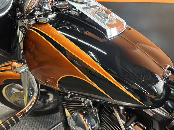 2004 Harley-Davidson, dovoz USA — foto 9 z 12
